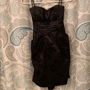 Snap black dress